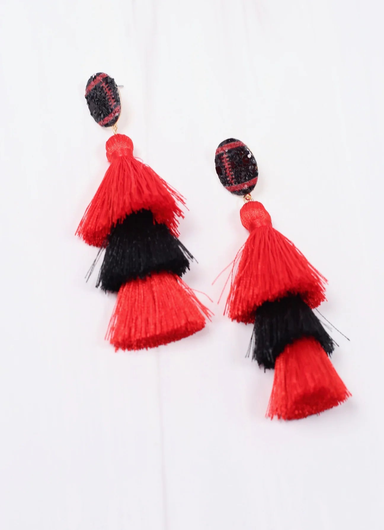 Huddle Up Tassle Earring RED BLACK